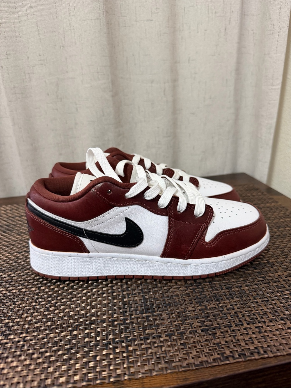 Nike Air Jordan 1 Low SE GS Youth 5Y